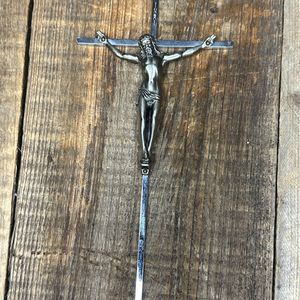 INRI Cross Jesus Christ 10” Silver Tone metal Crucifix Wall Mount